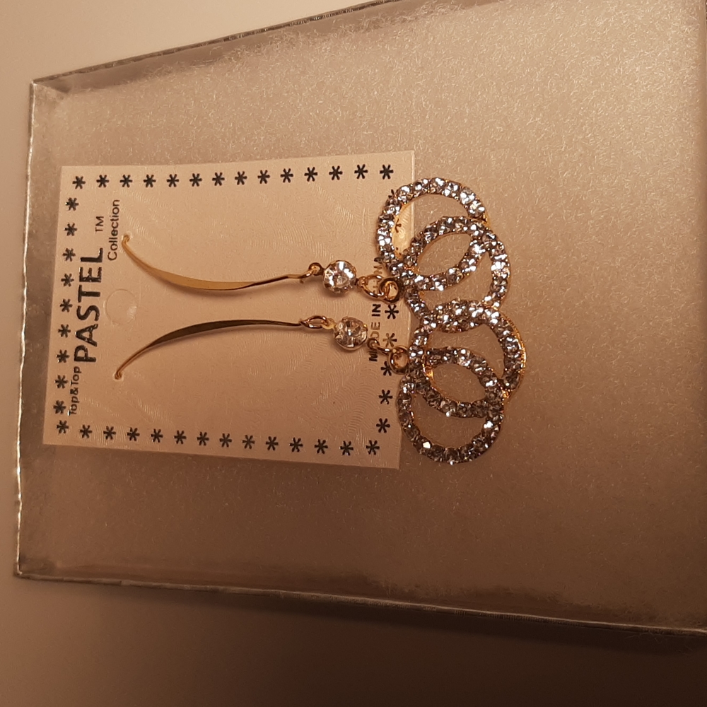 Gold and rhinestones fashion earrings